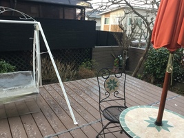 霞たち木の芽もはるの雪降れば